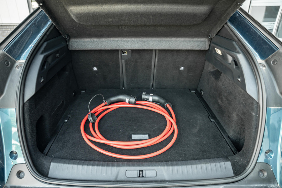 Peugeot E-3008 Allure 73kWh | Adaptive cruise | AppleCarPlay | Warmtepomp