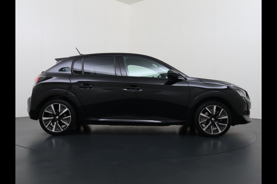 Peugeot e-208 EV GT 350 50kWh Soh 94% Panoramadak Adap.Cruise Stoelverwarming 3D-Navi 360°Camera Ecc Android Auto Apple Carplay Pdc Lmv Privacy Glas Led DAB Bluetooth Regen-Lichtsensor DAB+ Dealeronderhouden