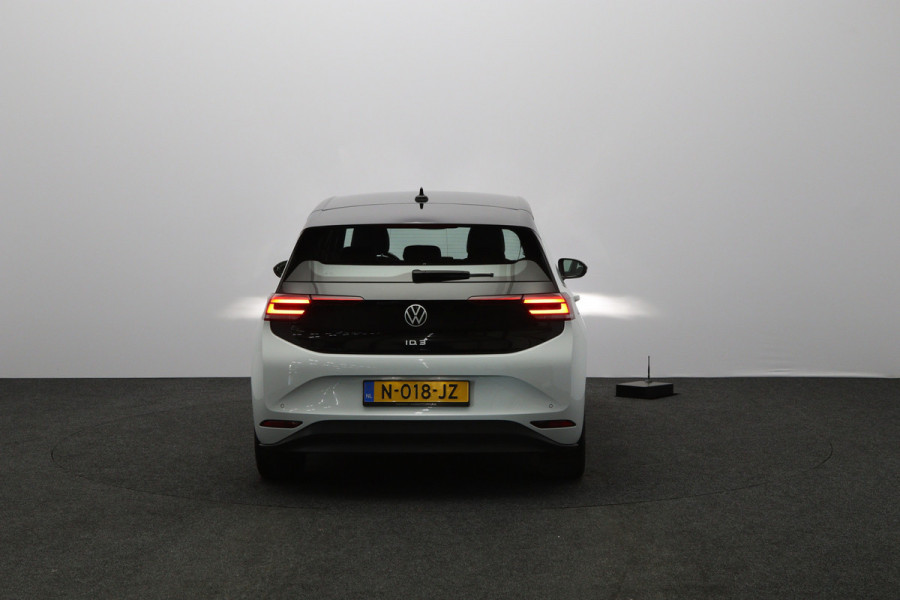 Volkswagen ID.3 Pro 146 PK 58 kWh, Stuur- & Stoelverwarming, Adap. Cruise Control, LED, Carplay, Navigatie