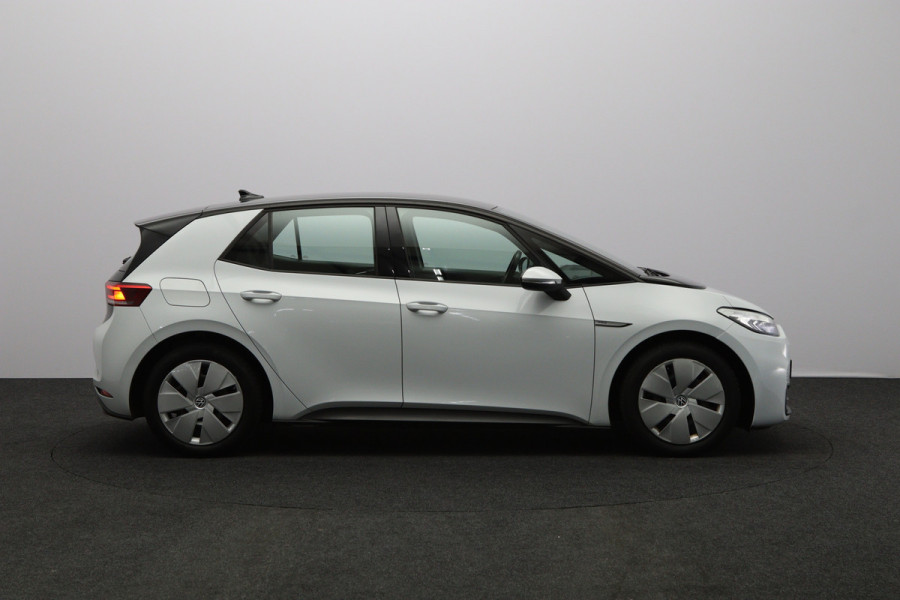 Volkswagen ID.3 Pro 146 PK 58 kWh, Stuur- & Stoelverwarming, Adap. Cruise Control, LED, Carplay, Navigatie