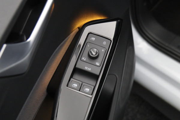 Volkswagen ID.3 Pro 146 PK 58 kWh, Stuur- & Stoelverwarming, Adap. Cruise Control, LED, Carplay, Navigatie
