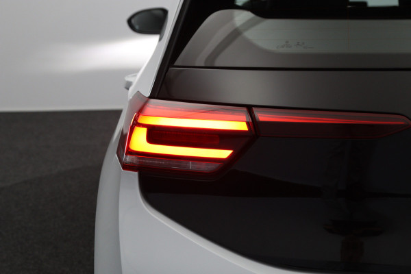 Volkswagen ID.3 Pro 146 PK 58 kWh, Stuur- & Stoelverwarming, Adap. Cruise Control, LED, Carplay, Navigatie