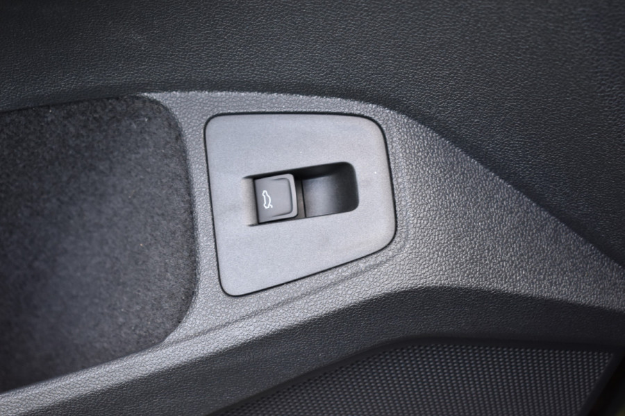 Volkswagen Tiguan 1.5 TSI Life el-achterklep 1800kg trekgewicht Navigatie