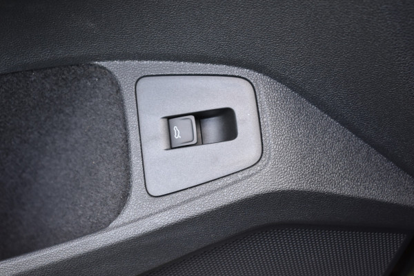 Volkswagen Tiguan 1.5 TSI Life el-achterklep 1800kg trekgewicht Navigatie