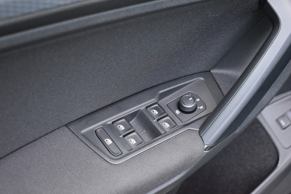 Volkswagen Tiguan 1.5 TSI Life el-achterklep 1800kg trekgewicht Navigatie