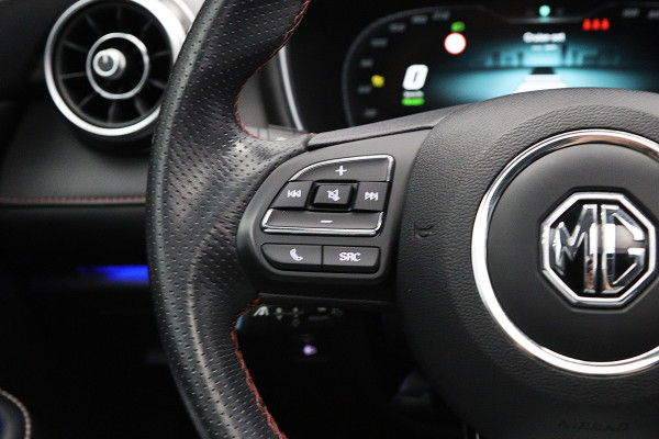 MG EHS 1.5 TGDI 259 PK Luxury PHEV, Trekhaak, Panoramadak, Adap. Cruise Control, Leder, Stoelverwarming