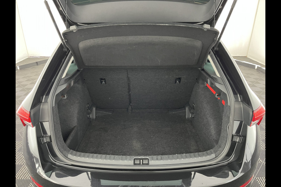 Škoda SCALA 1.0 TSI Business Edition (INCL-BTW) Aut. *FULL-LED | DIGI-COCKPIT | HEATED-COMFORTSEATS | CARPLAY | LANE-ASSIST | NAVI-FULLMAP | ECC | PRIVACY-GLASS | PDC | AMUNDSEN-AUDIO | CRUISE | 18''ALU*