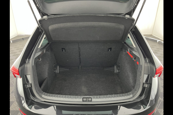Škoda SCALA 1.0 TSI Business Edition (INCL-BTW) Aut. *FULL-LED | DIGI-COCKPIT | HEATED-COMFORTSEATS | CARPLAY | LANE-ASSIST | NAVI-FULLMAP | ECC | PRIVACY-GLASS | PDC | AMUNDSEN-AUDIO | CRUISE | 18''ALU*