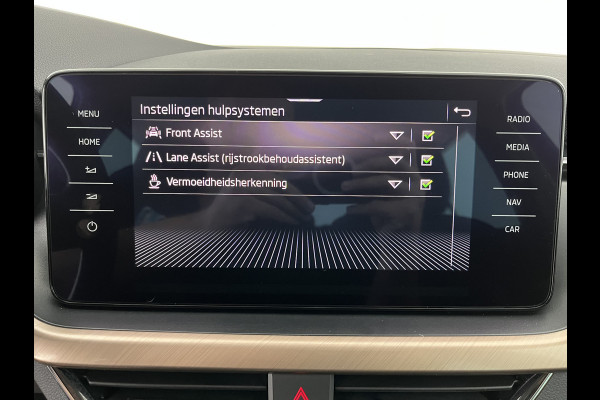 Škoda SCALA 1.0 TSI Business Edition (INCL-BTW) Aut. *FULL-LED | DIGI-COCKPIT | HEATED-COMFORTSEATS | CARPLAY | LANE-ASSIST | NAVI-FULLMAP | ECC | PRIVACY-GLASS | PDC | AMUNDSEN-AUDIO | CRUISE | 18''ALU*