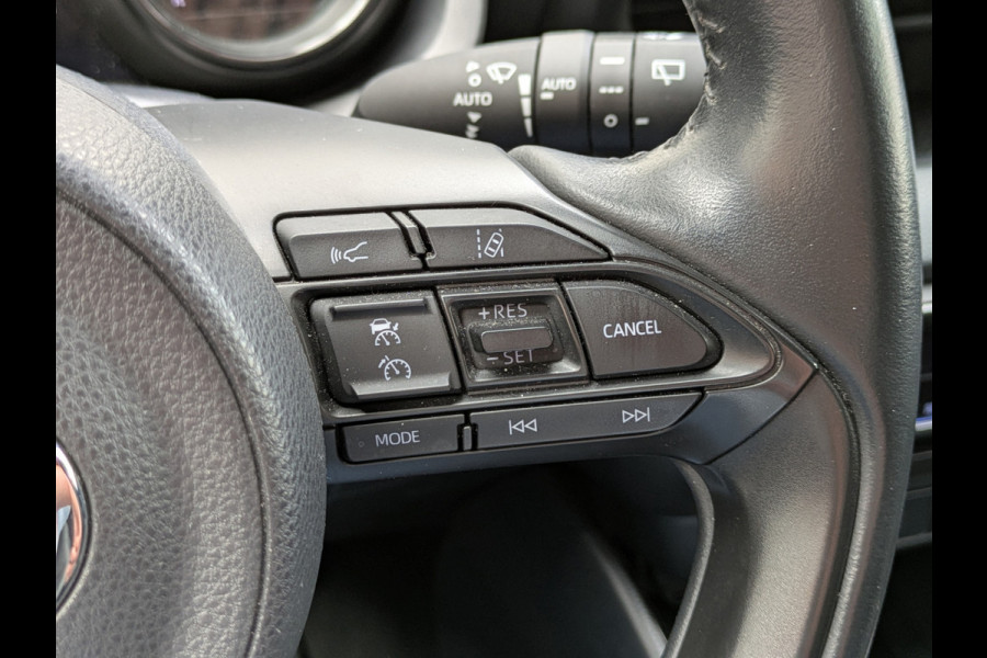 Toyota Yaris 1.5 Hybrid Executive|Head-Up|JBL|Sportstoelen|Blindspot|LED|Keyless-Entry/Go|Stoelverw.|Adaptive-Cruise|Mat-Grijs