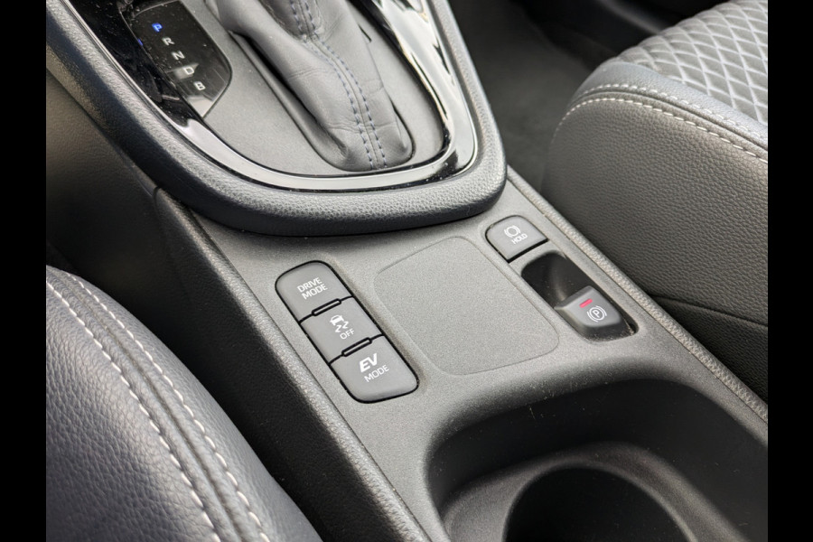 Toyota Yaris 1.5 Hybrid Executive|Head-Up|JBL|Sportstoelen|Blindspot|LED|Keyless-Entry/Go|Stoelverw.|Adaptive-Cruise|Mat-Grijs