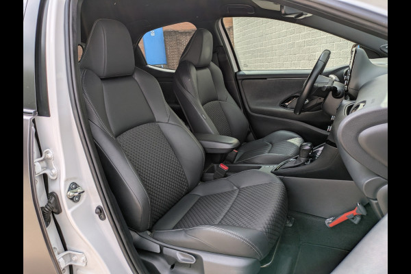Toyota Yaris 1.5 Hybrid Executive|Head-Up|JBL|Sportstoelen|Blindspot|LED|Keyless-Entry/Go|Stoelverw.|Adaptive-Cruise|Mat-Grijs