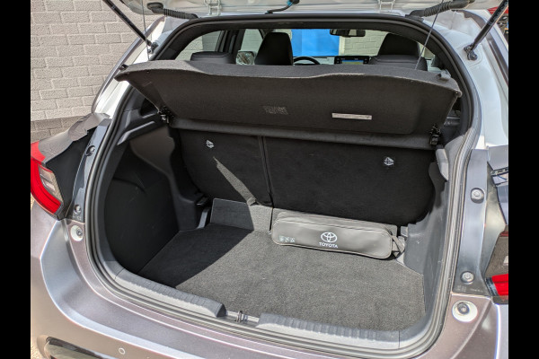 Toyota Yaris 1.5 Hybrid Executive|Head-Up|JBL|Sportstoelen|Blindspot|LED|Keyless-Entry/Go|Stoelverw.|Adaptive-Cruise|Mat-Grijs