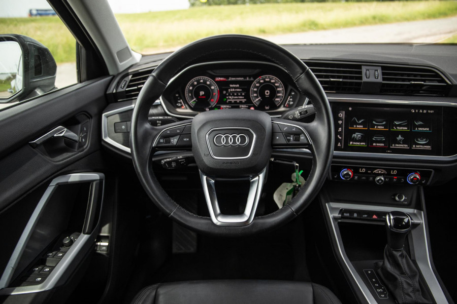 Audi Q3 Sportback 45 TFSI e Edition ADAPTIVE CRUISE  / CARPLAY / DEALER ONDERHOUDEN / AUTOMAAT