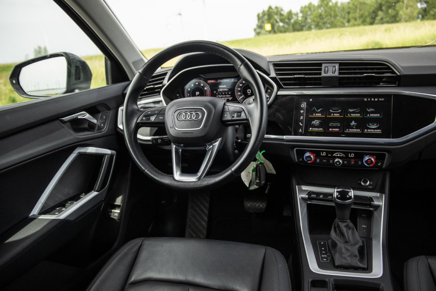 Audi Q3 Sportback 45 TFSI e Edition ADAPTIVE CRUISE  / CARPLAY / DEALER ONDERHOUDEN / AUTOMAAT