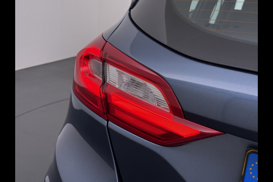 Ford Fiesta 1.0T 126PK Titanium Apple Carplay Android Navi LM Airco Stoelverwarming Apps Voorruitverwarming Wifi Mistlampen Chroompack TCS Led Lmv Lane Assist Isofix TCS EAB Hill-Start-Assist Ford-Pass-Connect LED