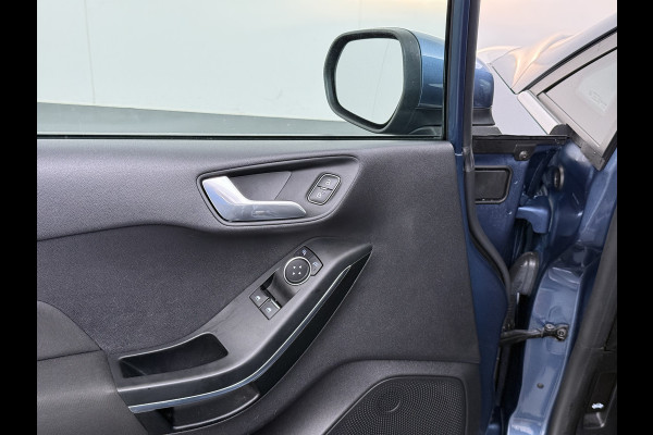 Ford Fiesta 1.0T 126PK Titanium Apple Carplay Android Navi LM Airco Stoelverwarming Apps Voorruitverwarming Wifi Mistlampen Chroompack TCS Led Lmv Lane Assist Isofix TCS EAB Hill-Start-Assist Ford-Pass-Connect LED