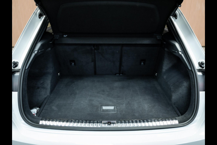 Audi RSQ3 TFSI | Carbon | Elek. stoelen | Camera | stoel verwarming |