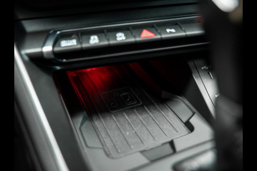 Audi RSQ3 TFSI | Carbon | Elek. stoelen | Camera | stoel verwarming |