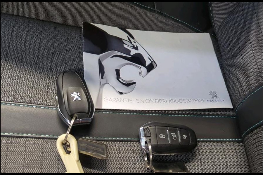 Peugeot 2008 1.5 HDi Allure / Trekhaak / Pdc.+Camera / Distributie bij 117Dkm.vervangen / Airco-ecc./ Navigatie / 1/2 Leder /