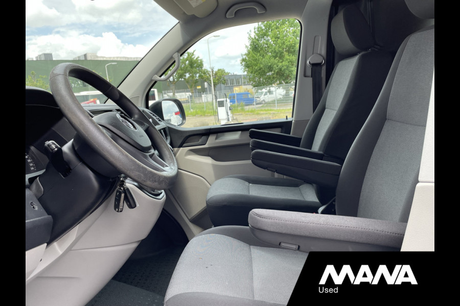 Volkswagen Transporter 2.0 TDI L2H1 102PK Carplay Trekhaak Imperiaal Cruise control
