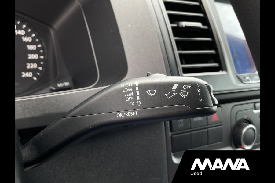 Volkswagen Transporter 2.0 TDI L2H1 102PK Carplay Trekhaak Imperiaal Cruise control