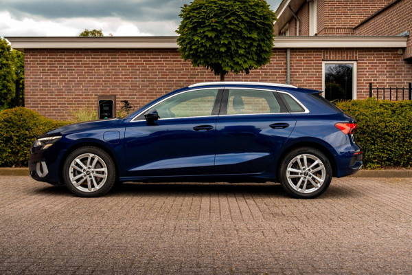Audi A3 Sportback 40 TFSI e Business Edition 204 PK Ambiance Adaptive Keyless Elek.Klep Stoelverwarming 17''