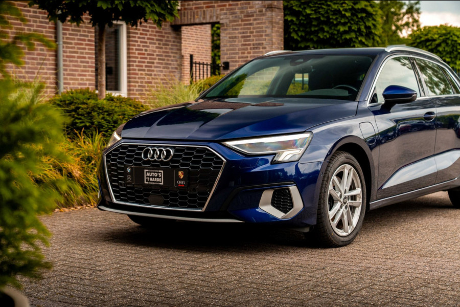 Audi A3 Sportback 40 TFSI e Business Edition 204 PK Ambiance Adaptive Keyless Elek.Klep Stoelverwarming 17''