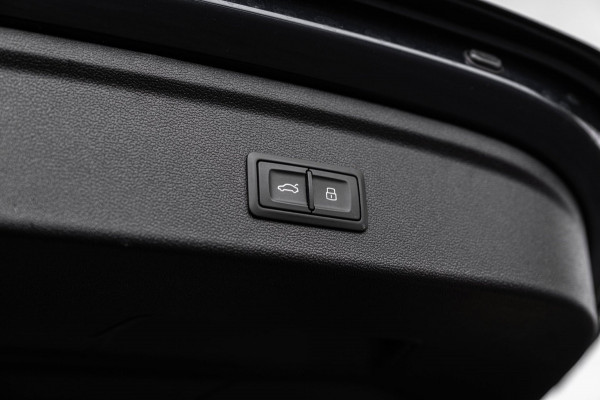 Audi A3 Sportback 40 TFSI e Business Edition 204 PK Ambiance Adaptive Keyless Elek.Klep Stoelverwarming 17''