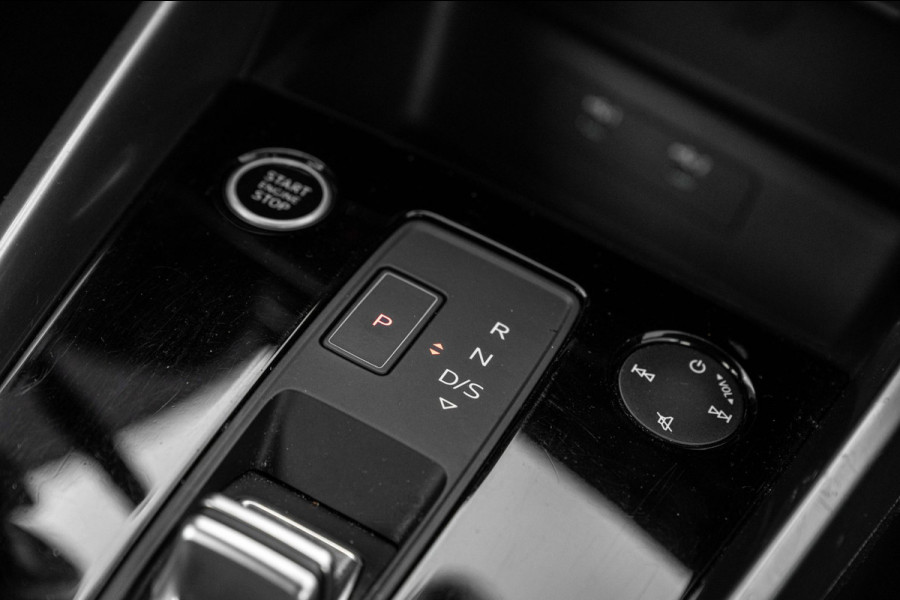 Audi A3 Sportback 40 TFSI e Business Edition 204 PK Ambiance Adaptive Keyless Elek.Klep Stoelverwarming 17''