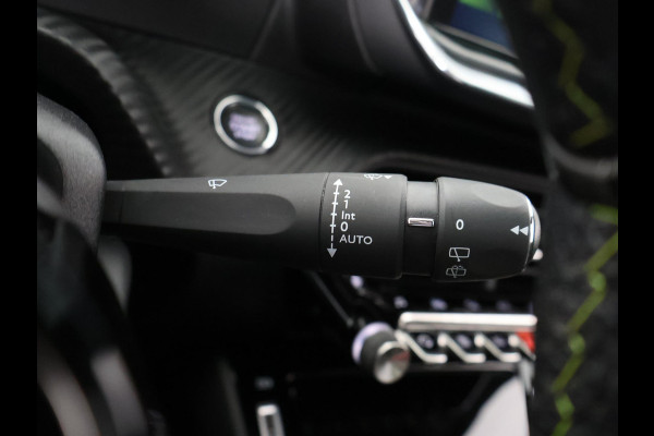Peugeot 208 1.2 PureTech GT Pack . GARANTIE TOT 03-2031 . STOELVERWARMING . PANORAMA-DAK .