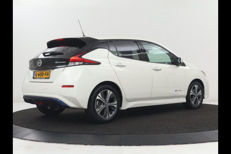 Nissan Leaf Tekna 40 kWh | SOH 85,6% | Stoelverwarming | 360 Camera | Adaptive cruise | Carplay | Navigatie | Achterbankverwarming | Bose Sound | Full LED | Side Assist | File Assistent | Climate control