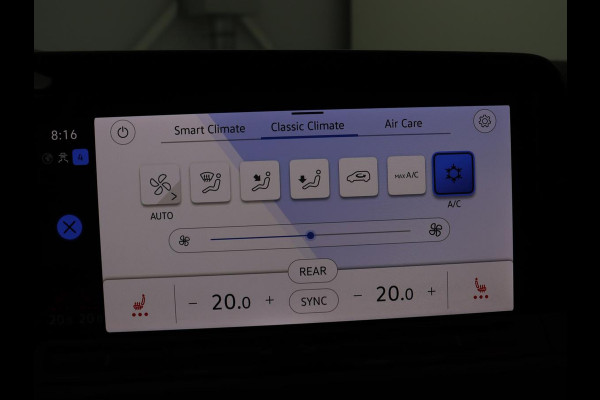 Volkswagen Golf 1.4 eHybrid Style | SOH 88,8% | Head-Up | Stoelverwarming | Trekhaak | Sfeerverlichting | Massage | Camera | Keyless | Matrix LED | Carplay | Adaptive cruise | Memory | Climate control | PHEV | Plug In