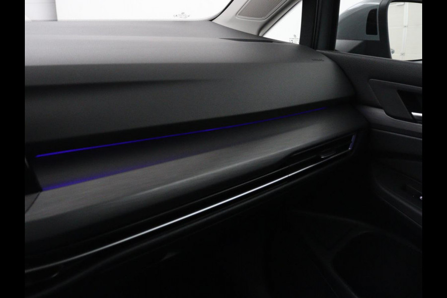 Volkswagen Golf 1.4 eHybrid Style | SOH 88,8% | Head-Up | Stoelverwarming | Trekhaak | Sfeerverlichting | Massage | Camera | Keyless | Matrix LED | Carplay | Adaptive cruise | Memory | Climate control | PHEV | Plug In