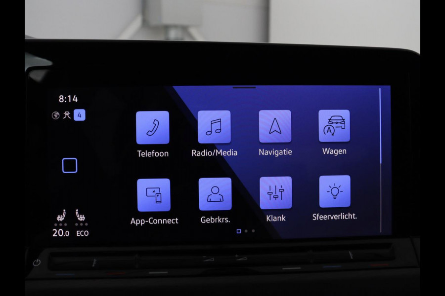 Volkswagen Golf 1.4 eHybrid Style | SOH 88,8% | Head-Up | Stoelverwarming | Trekhaak | Sfeerverlichting | Massage | Camera | Keyless | Matrix LED | Carplay | Adaptive cruise | Memory | Climate control | PHEV | Plug In