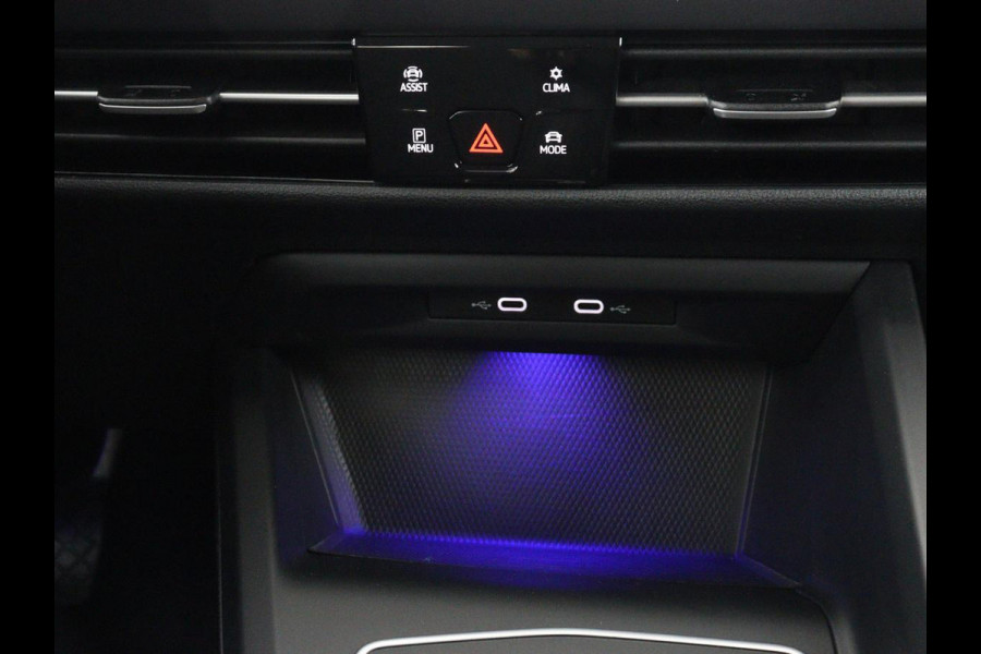 Volkswagen Golf 1.4 eHybrid Style | SOH 88,8% | Head-Up | Stoelverwarming | Trekhaak | Sfeerverlichting | Massage | Camera | Keyless | Matrix LED | Carplay | Adaptive cruise | Memory | Climate control | PHEV | Plug In