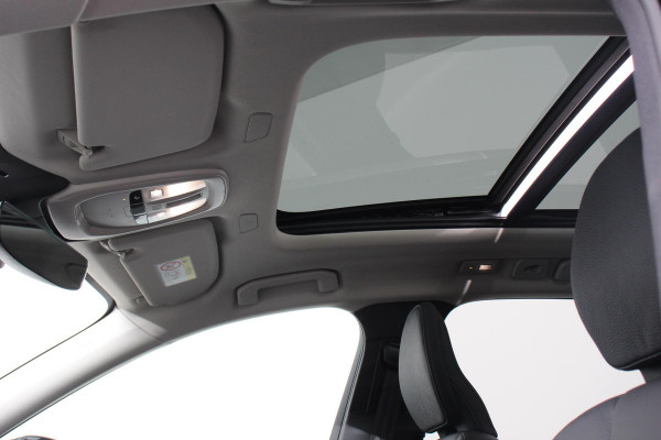 Volvo XC60 2.0 T6 Plug-in hybrid AWD Plus Dark Adaptieve cruise control Leder Navigatie Google Harman Kardon Panorama dak Lichtmetalen Velgen 19" Dab Stoelverwarming Camera Led Climate control Apple Carplay/ Android Auto