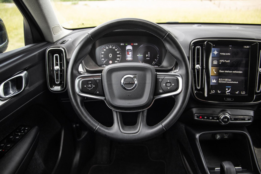 Volvo XC40 1.5 T4 Recharge Inscription AUTOMAAT / PLUG IN HYBRID / CARPLAY / CAMERA / STOELVERWARMING