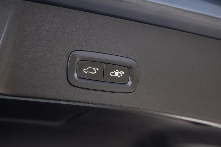 Volvo XC40 1.5 T4 Recharge Inscription AUTOMAAT / PLUG IN HYBRID / CARPLAY / CAMERA / STOELVERWARMING