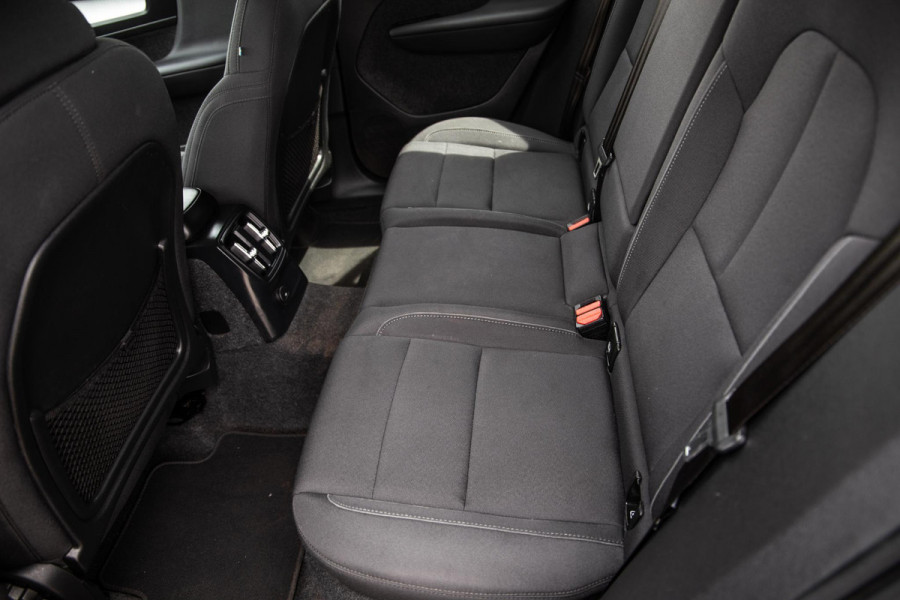 Volvo XC40 1.5 T4 Recharge Inscription AUTOMAAT / PLUG IN HYBRID / CARPLAY / CAMERA / STOELVERWARMING