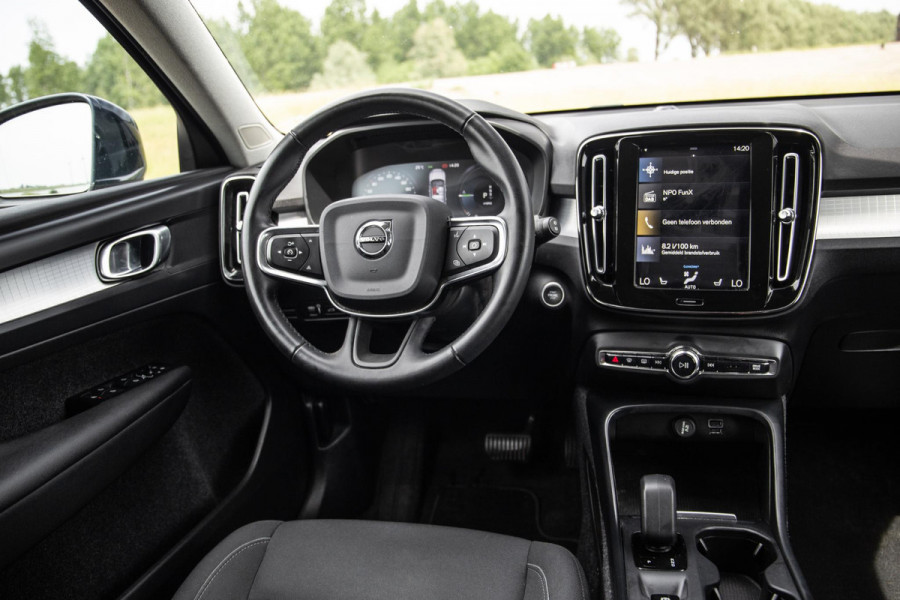 Volvo XC40 1.5 T4 Recharge Inscription AUTOMAAT / PLUG IN HYBRID / CARPLAY / CAMERA / STOELVERWARMING