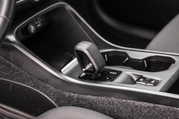 Volvo XC40 1.5 T4 Recharge Inscription AUTOMAAT / PLUG IN HYBRID / CARPLAY / CAMERA / STOELVERWARMING