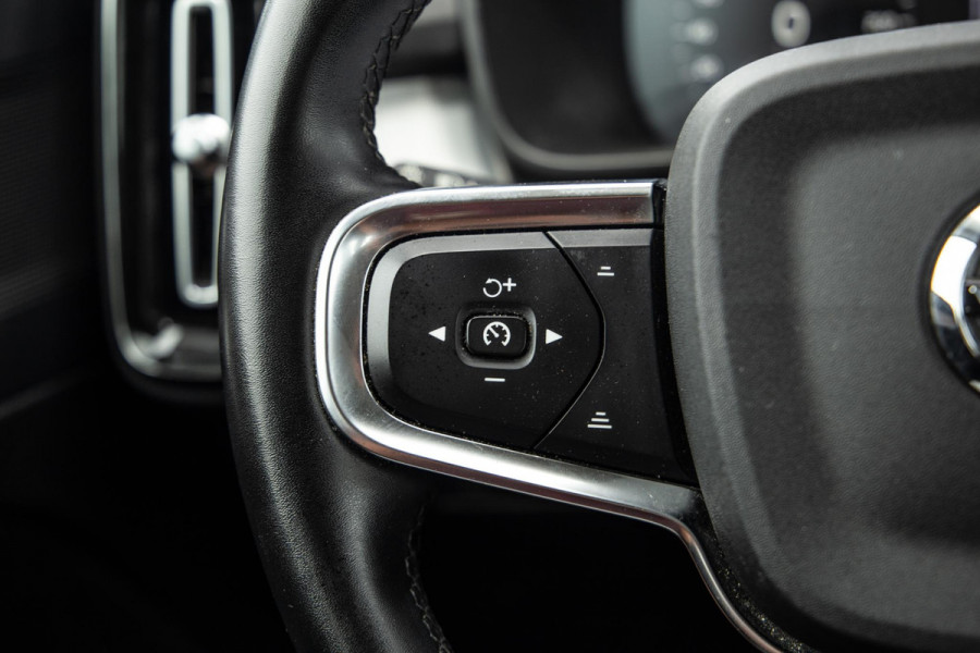 Volvo XC40 1.5 T4 Recharge Inscription AUTOMAAT / PLUG IN HYBRID / CARPLAY / CAMERA / STOELVERWARMING