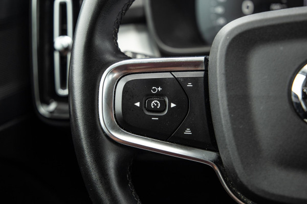 Volvo XC40 1.5 T4 Recharge Inscription AUTOMAAT / PLUG IN HYBRID / CARPLAY / CAMERA / STOELVERWARMING