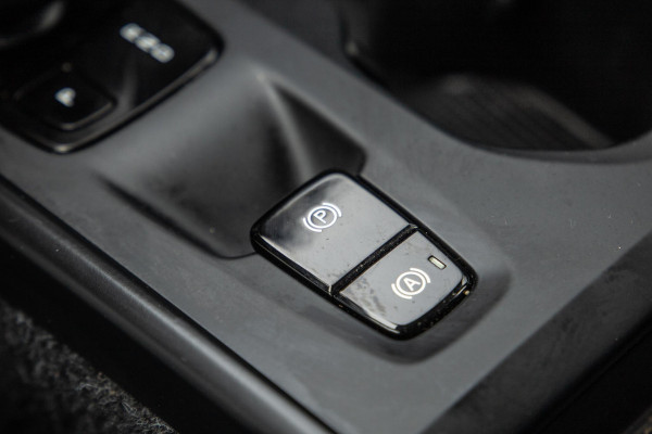 Volvo XC40 1.5 T4 Recharge Inscription AUTOMAAT / PLUG IN HYBRID / CARPLAY / CAMERA / STOELVERWARMING