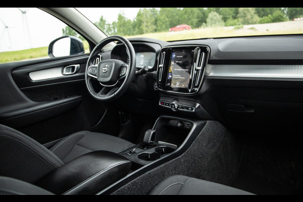 Volvo XC40 1.5 T4 Recharge Inscription AUTOMAAT / PLUG IN HYBRID / CARPLAY / CAMERA / STOELVERWARMING
