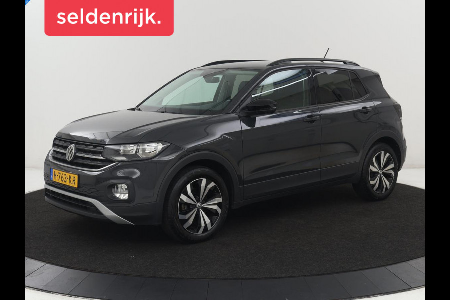 Volkswagen T-Cross 1.0 TSI Life | Adaptive cruise | Side Assist | Sportstoelen | Getint glas | 17'' | Airco | Parkeerhulp | Bluetooth | Regen-/lichtsensor