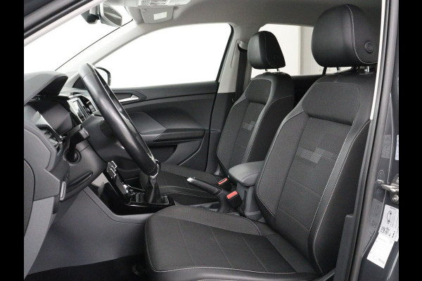 Volkswagen T-Cross 1.0 TSI Life | Adaptive cruise | Side Assist | Sportstoelen | Getint glas | 17'' | Airco | Parkeerhulp | Bluetooth | Regen-/lichtsensor