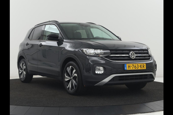 Volkswagen T-Cross 1.0 TSI Life | Adaptive cruise | Side Assist | Sportstoelen | Getint glas | 17'' | Airco | Parkeerhulp | Bluetooth | Regen-/lichtsensor
