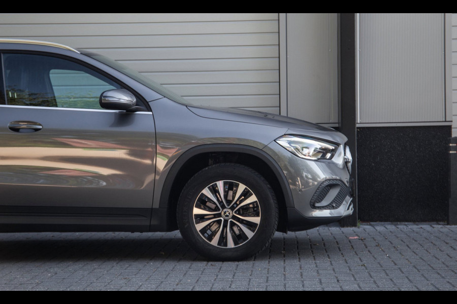 Mercedes-Benz GLA 250 e Business Solution Luxury Limited / SOH 93%